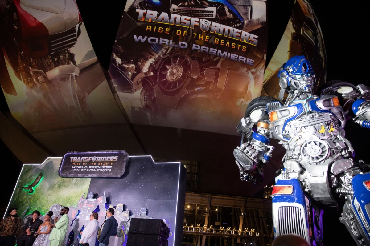 Najnowsza część bardzo popularnej serii o pochodzących z kosmosu robotach - w kinach. Spektakl według Kafki - w teatrze. I premiera wspólnego utworu Madonny i Sama Smitha. Oto najciekawsze wydarzenia kulturalne nadchodzącego tygodnia. 