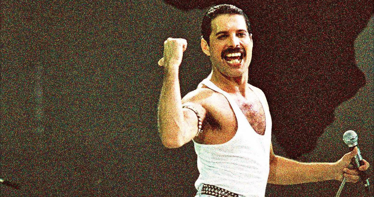 Wczesny szkic głównego singla z albumu zatytułowanego "A Night at the Opera" ujawnia, że Freddie Mercury dał piosence tytuł "Mongolian Rhapsody". Słowa te zapisał na kartkach papeterii nieistniejącej już brytyjskiej linii lotniczej British Midland. Szkic ten będzie można wylicytować na aukcji. Szacuje się, że cena sprzedaży może sięgnąć 1,5 mln dol.