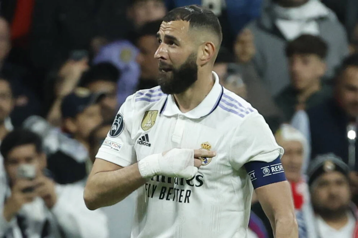 Karim Benzema odchodzi z Realu Madryt - poinformował klub w oficjalnym komunikacie. 35-letni Francuz, który trafił na Santiago Bernabéu w 2009 roku, w barwach "Królewskich" rozegrał 647 meczów, w których strzelił 353 goli. To bez wątpienia jedna z największych legend hiszpańskiej drużyny.