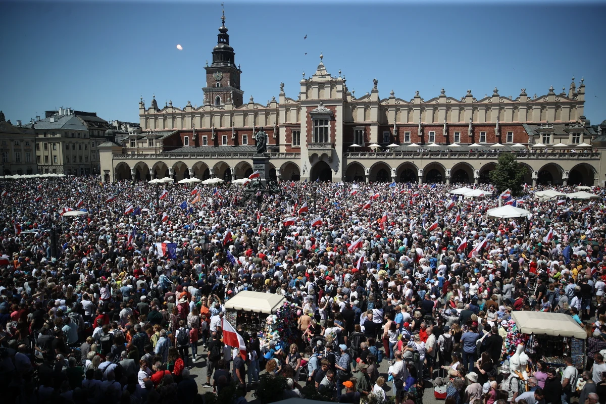 Nie tylko w Warszawie, ale również m.in. w Krakowie i Szczecinie odbyły się dziś marsze 4 czerwca. Zobaczcie zdjęcia i nagrania z tych wydarzeń.