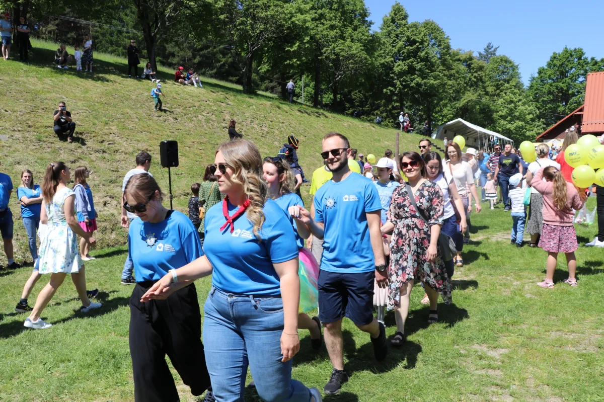 XIV Spotkanie Dzieci i ich Przyjaciół "Przywrócić dzieciom uśmiech" połączone z XXII Małopolskim Spotkaniem Rodzin Adopcyjnych odbyło się w Żmiącej w Małopolsce.