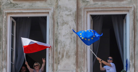 Wydarzenia 4 czerwca w Polsce nie przeszły bez echa w zagranicznych mediach. O marszu w Warszawie mówią czołowe wydawnictwa w USA, Wielkiej Brytanii i Francji. W relacjach podkreślono ogromną skalę protestów wymierzonych przeciwko rządom Zjednoczonej Prawicy.