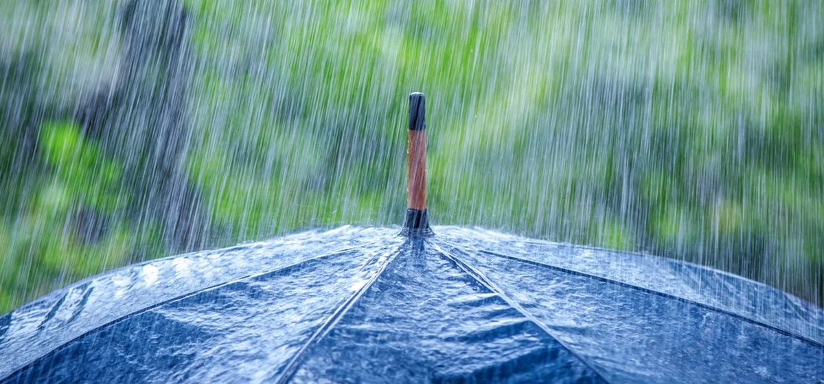Jak informuje Instytut Meteorologii i Gospodarki Wodnej, nowy tydzień będzie ciepły, ale przyniesie intensywny deszcz i burze. Mogą im towarzyszyć również opady gradu.  