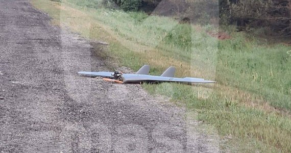 ​W poniedziałek rano w rosyjskim obwodzie kałuskim rozbiły się dwa drony. Pozostałości bezzałogowców odnaleziono w pobliżu miejscowości Żyzdra i Duminiczy (około 300 km od Moskwy) na autostradzie M3 Moskwa-Kaługa-Briańsk, prowadzącej w kierunku obwodu sumskiego w Ukrainie.