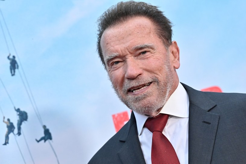 Już wkrótce na Netfliksie zadebiutuje serial dokumentalny poświęcony Arnoldowi Schwarzeneggerowi. Jednym z wątków poruszonych w tej produkcji, jest rozwód aktora z Marią Shriver. Para rozstała się w atmosferze skandalu po tym, jak Schwarzenegger miał romans z gosposią, która urodziła mu syna. Aktor przyznał, że wciąż ma wyrzuty sumienia z powodu swojej zdrady. O nieślubnym potomku wypowiada się jednak w samych superlatywach. "Przez lata obserwowałem, jak Joseph wyrasta na fantastycznego człowieka" - wyznał.