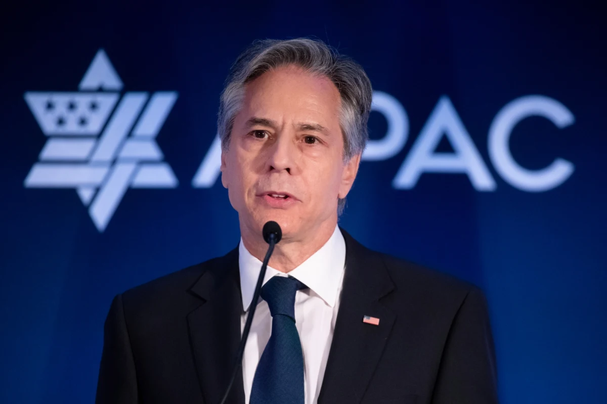 "Nie można pozwolić Iranowi na zdobycie broni jądrowej i nie stanie się to podczas prezydentury Joe Bidena" - oświadczył w poniedziałek sekretarz stanu USA Antony Blinken w przemówieniu do proizraelskiej grupy AIPAC. Zaznaczył, że choć Ameryka opowiada się za dyplomacją, to "wszystkie opcje są na stole".

