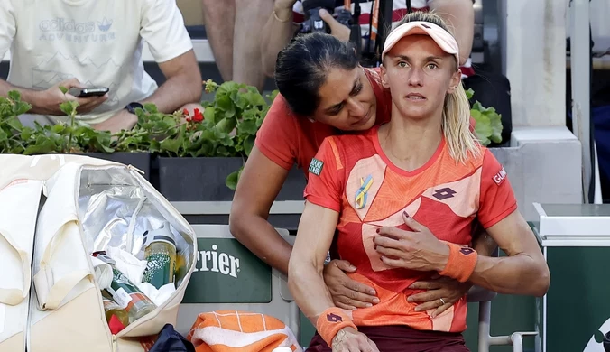 Niepokojące doniesienia z Roland Garros. Łesia Curenko podała przyczynę poddania meczu z Igą Świątek