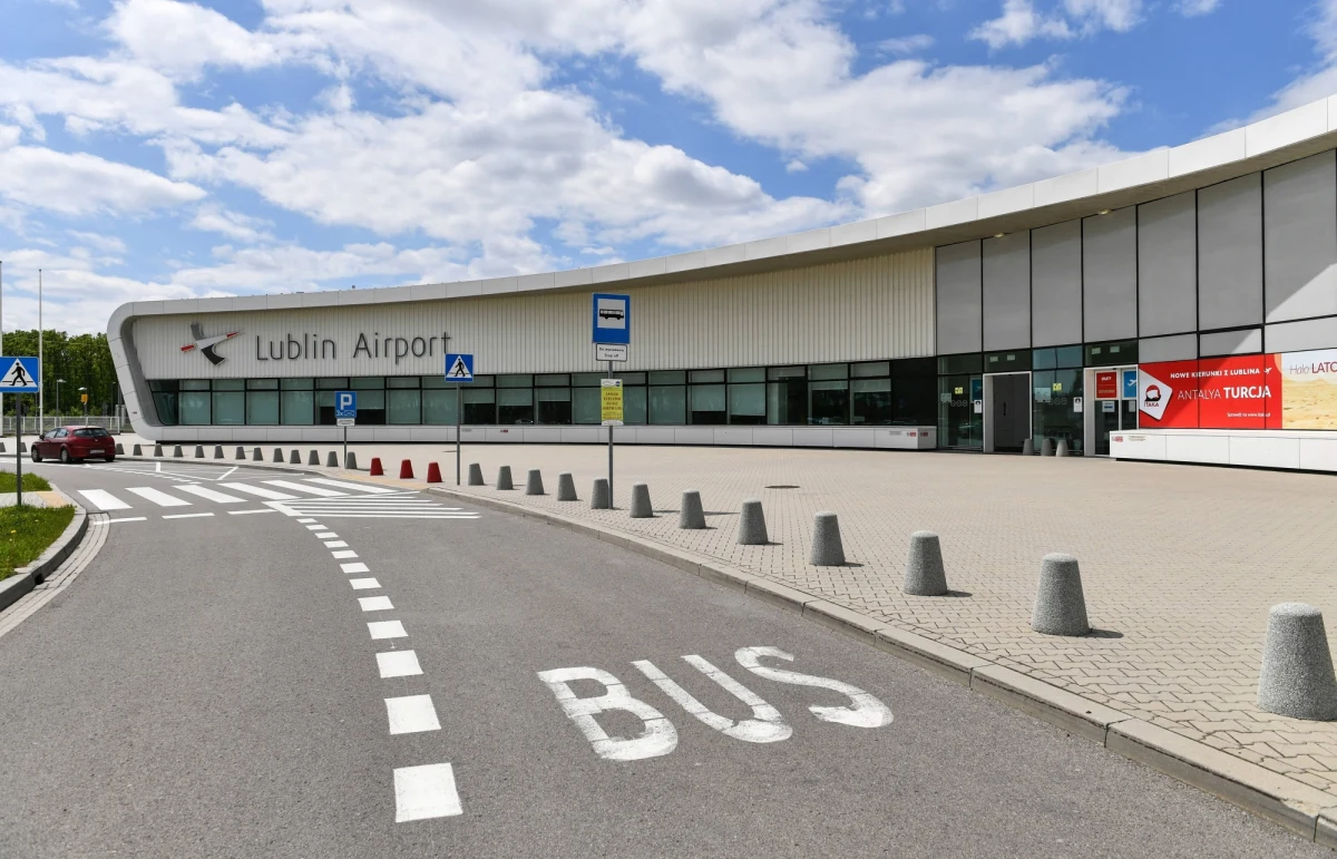 Po raz pierwszy z Portu Lotniczego Lublin będzie można polecieć na wakacje do Monastyru w Tunezji oraz na grecką wyspę Rodos – poinformował w poniedziałek rzecznik lubelskiego lotniska Piotr Jankowski, odnosząc się do rozpoczęcia sezonu wakacyjnego.