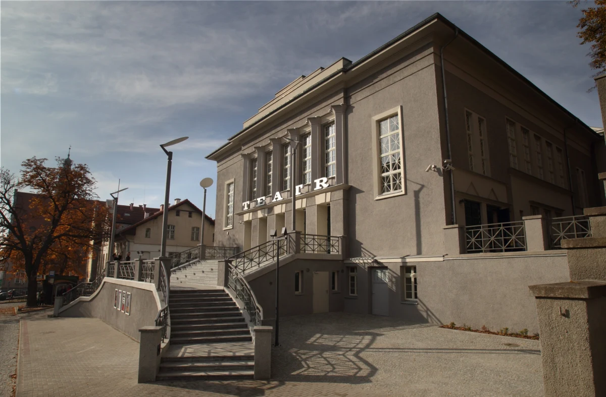 Rozpoczęły się przesłuchania kandydatów na dyrektora Teatru im. Stefana Jaracza w Olsztynie. Dopuszczono do nich 12 chętnych - podał PAP w poniedziałek rzecznik marszałka województwa warmińsko-mazurskiego Szymon Tarasewicz.