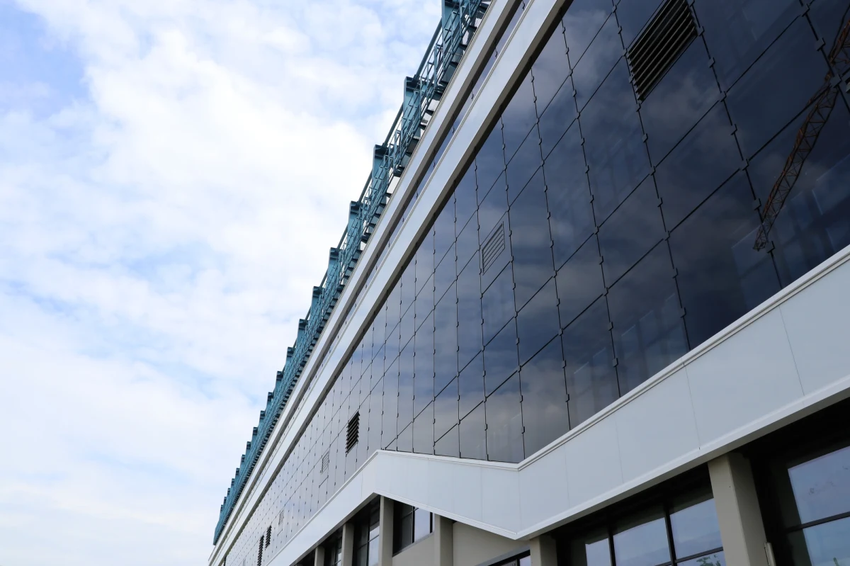 W Krakowie ostatnie przygotowania do III Igrzysk Europejskich. Zakończył się najtrudniejszy etap remontu stadionu Wisły Kraków. Obiekt został już sprawdzony i dopuszczony do użytku przez Straż Pożarną. Dziś zostanie tam rozegrany pierwszy mecz po modernizacji. 