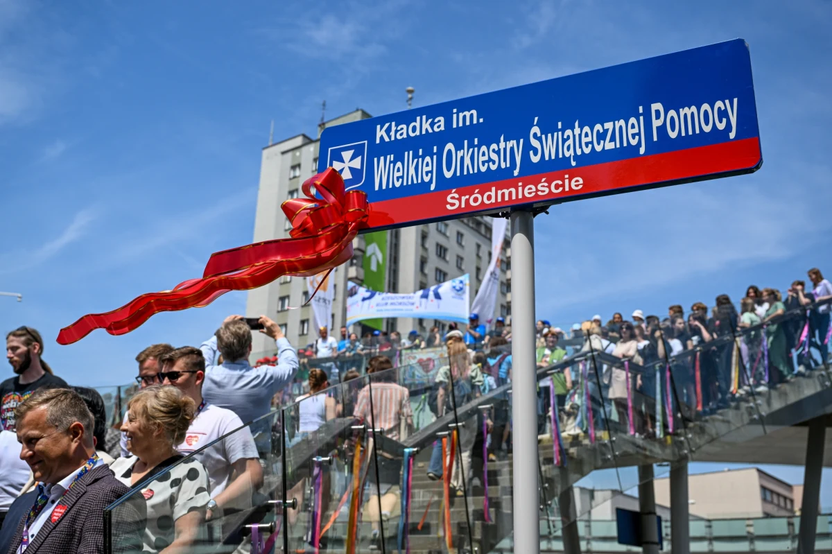 Słynna rzeszowska okrągła kładka otrzymała imię Wielkiej Orkiestry Świątecznej Pomocy. We wtorek w obecności mieszkańców uroczyście odsłonięto tablicę, wśród gości był Jerzy Owsiak, twórca WOŚP.