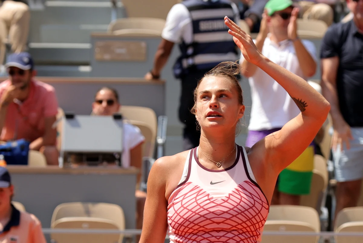 Białoruska tenisistka Aryna Sabalenka zabrała głos po ćwierćfinałowym meczu wielkoszlemowego Rolanda Garrosa. Zawodniczka przez kilka dni w Paryżu unikała konferencji prasowych. Teraz po pokonaniu w ćwierćfinale Ukrainki Eliny Switoliny spotkała się z dziennikarzami.