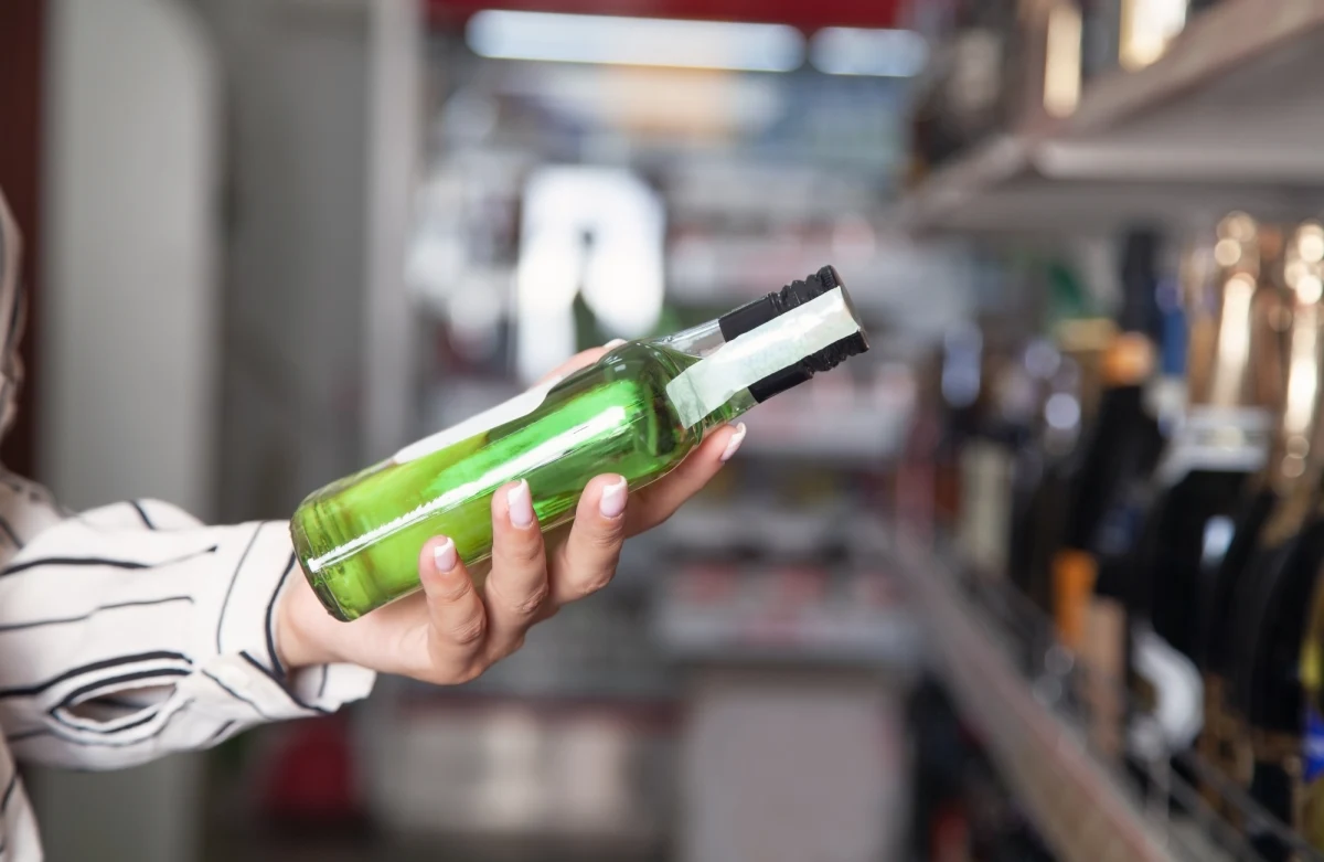 Na poznańskim Łazarzu nie będzie można kupić alkoholu pomiędzy godz. 22 a 6 rano – taką decyzję podjęli poznańscy radni podczas wtorkowej sesji.