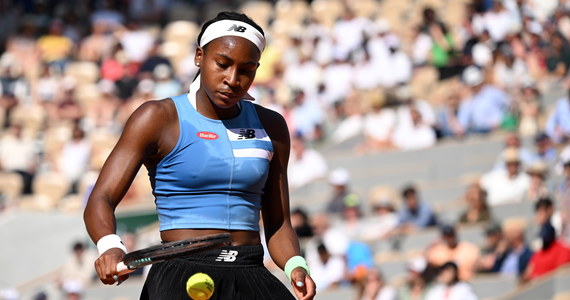 Coco Gauff to zaledwie 19-letnia tenisistka, ale do jej obecności w świecie tenisa zdążyliśmy przywyknąć, bo Amerykanka bardzo wcześniej pokazała duży talent i możliwości. Teraz będzie rywalką Igi Świątek w ćwierćfinale Rolanda Garrosa. Przed rokiem obie tenisistki spotkały się w paryskim finale. To będzie siódmy pojedynek Świątek z Gauff. Początek około godz. 13:00.