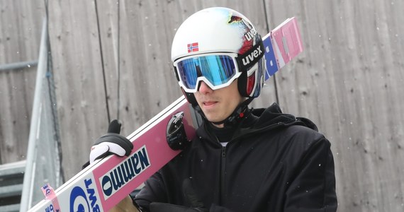 Halvor Egner Granerud fatalnie rozpoczął przygotowania do nowego sezonu Pucharu Świata w skokach. Norweg miał wypadek na skoczni w Lillehammer i trafił do szpitala. Na szczęście obyło się bez złamań. "Przez jakiś czas będę chodził o kulach" - powiedział skoczek.