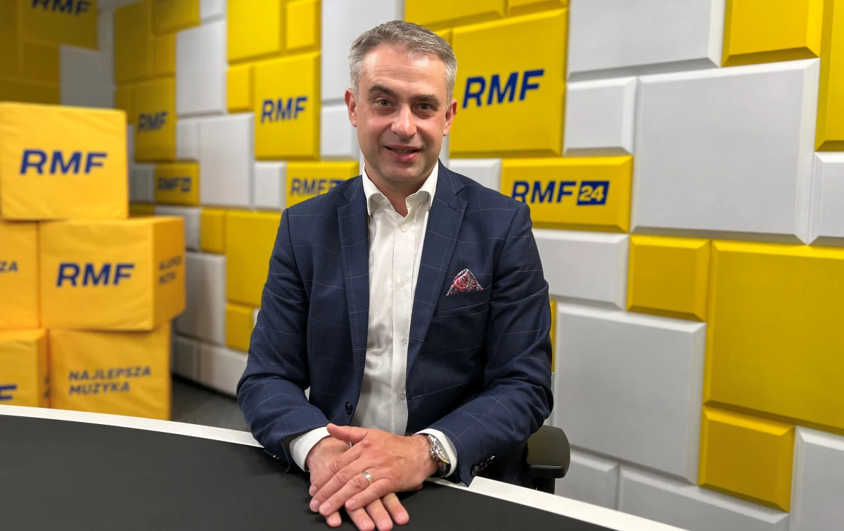 "Komisja weryfikacyjna będzie, bo PiS wie, że przegra wybory, jeżeli nie zrobi czegoś, co da mu przewagę. A tę przewagę może dać niedemokratyczna komisja, w której będzie się szczuło na opozycję" – stwierdził szef klubu Lewicy Krzysztof Gawkowski w Popołudniowej rozmowie w RMF FM.