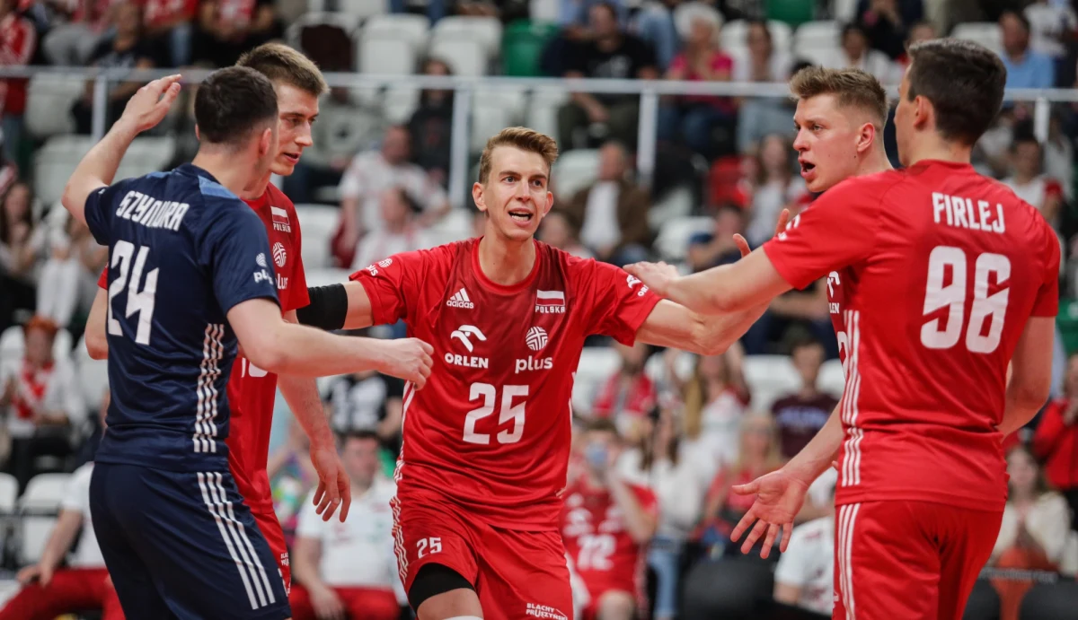 Po środowym zwycięstwie nad Francją, polscy siatkarze wygrali w czwartek w japońskiej Nagoi z Iranem 3:2 (23:25, 23:25, 25:21, 25:15, 15:13) w swoim drugim meczu Ligi Narodów. W piątek podopieczni Nikoli Grbicia zmierzą się z Bułgarią, która dotychczas przegrała z Chinami i wygrała ze Słowenią.