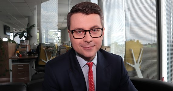 "Decyzja Brukseli nie zaszkodzi Polsce" - tak rzecznik rządu Piotr Müller komentuje w RMF FM rozpoczęcie przez Komisję Europejską procedury o naruszenie przez nasz kraj unijnego prawa.
