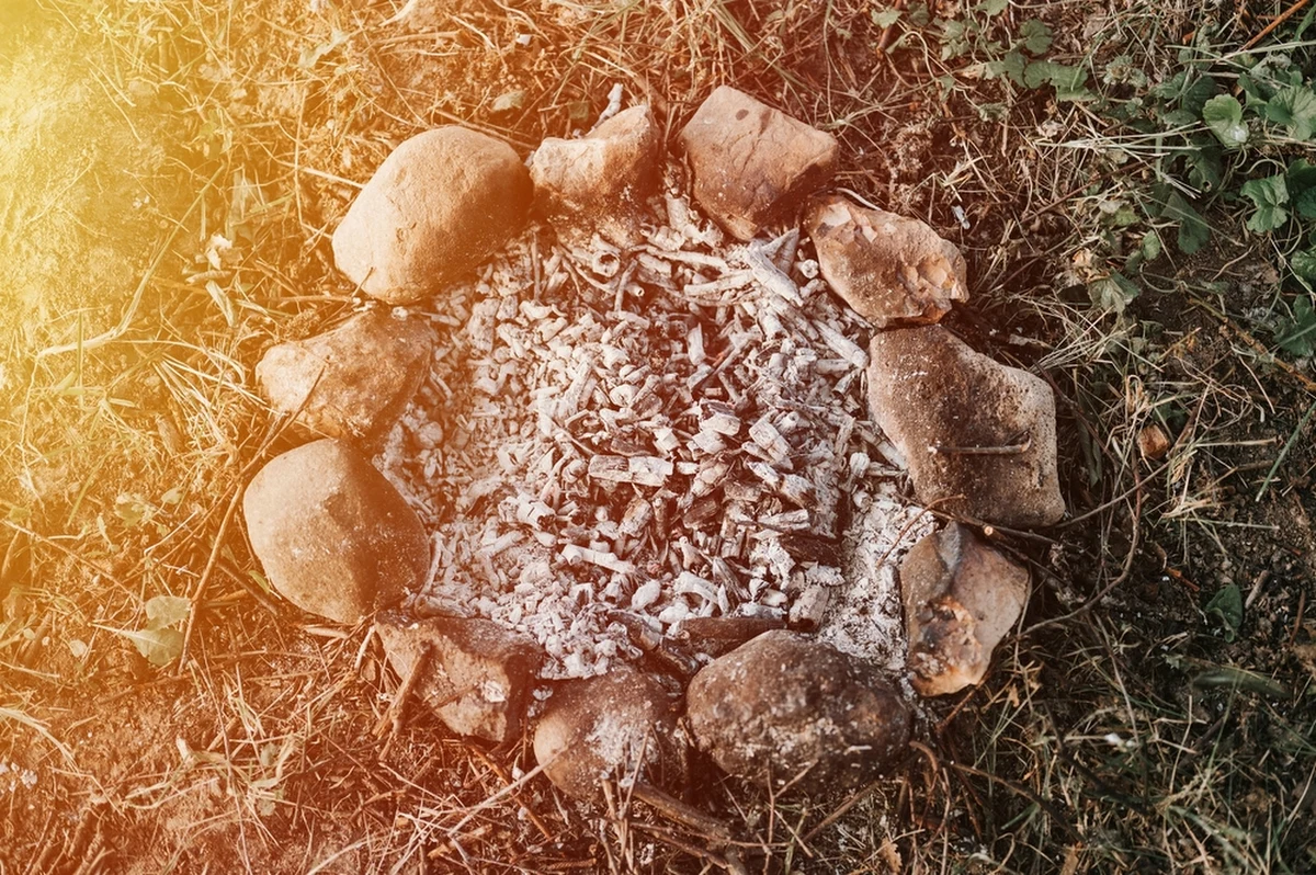 W powiecie ostrowskim w Wielkopolsce 3-letnia dziewczynka wpadła do żarzącego się ogniska. Dziecko doznało oparzeń trzeciego stopnia. Lekarze twierdzą, że konieczny będzie przeszczep skóry.