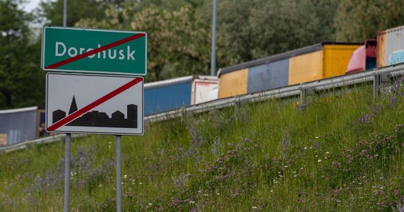 W piątek rolnicy rozpoczęli kolejny protest na drodze do przejścia granicznego z Ukrainą w Dorohusku (Lubelskie), który polega na blokowaniu ruchu ciężarowego – przekazała GDDKiA.