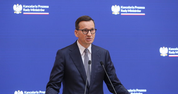 "Polska nie dopuści do tego, aby przemytnicy ludzi dyktowali warunki Unii Europejskiej"- powiedział dzisiaj premier Mateusz Morawiecki  po posiedzeniu rządu. Premier mówił też o przyjętej przez rząd nowelizacji ustawy budżetowej na ten rok.  
