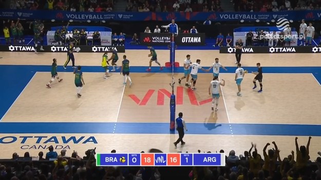 Skrót meczu Ligi Narodów siatkarzy 2023 Argentyna – Brazylia 2:3 (25:19, 19:25, 25:23, 23:25, 13:15).