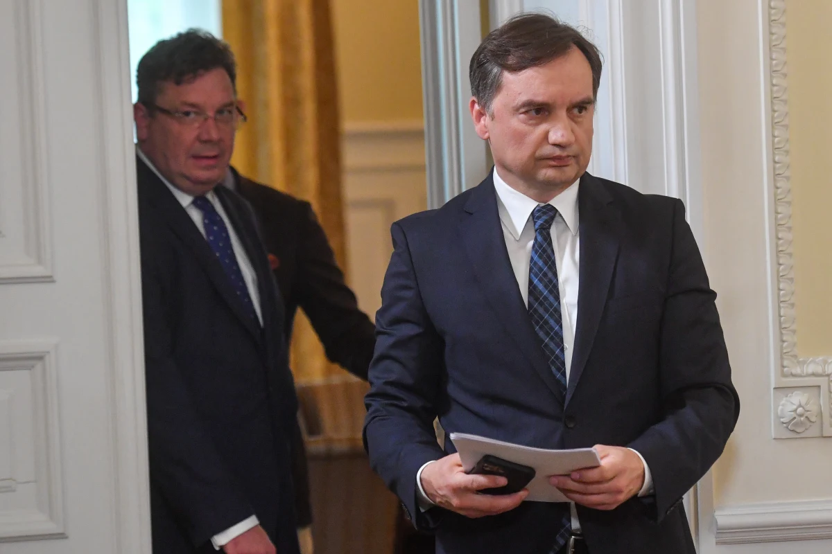 Jeśli PiS zdecyduje się poprzeć rozwiązania prezydenta dot. powołania komisji ds. badania wpływów rosyjskich, to będziemy brali to poważnie pod uwagę - powiedział w piątek szef MS Zbigniew Ziobro. "Nie przyjęliśmy z entuzjazmem propozycji prezydenta, ale nie będziemy z tego powodu czynić konfliktu" - dodał.