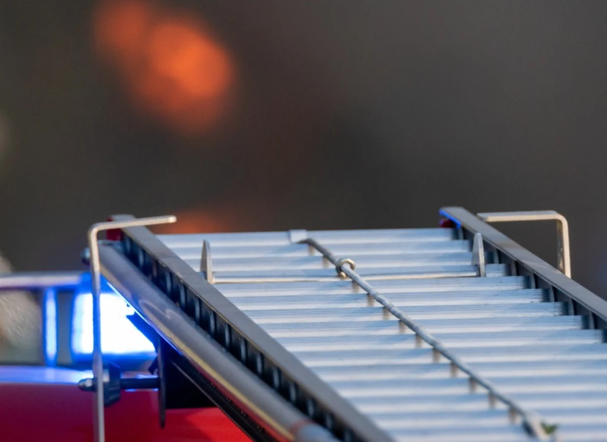 Około 300 osób zostało ewakuowanych w wyniku pożaru pustostanu w Bornem Sulinowie (woj. zachodniopomorskie). Ogień pojawił się w rejonie plenerowej imprezy "Dzień Czołgisty" zorganizowanej przez Muzeum Militarnej Historii w Bornem Sulinowie.