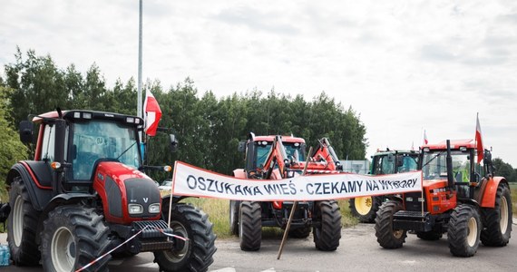 Rolnicy zawiesili protest przy przejściu granicznym w Dorohusku na Lubelszczyźnie. Blokowali tam drogę prowadzącą do granicy i przepuszczali po 2 tiry w ciągu godziny. 