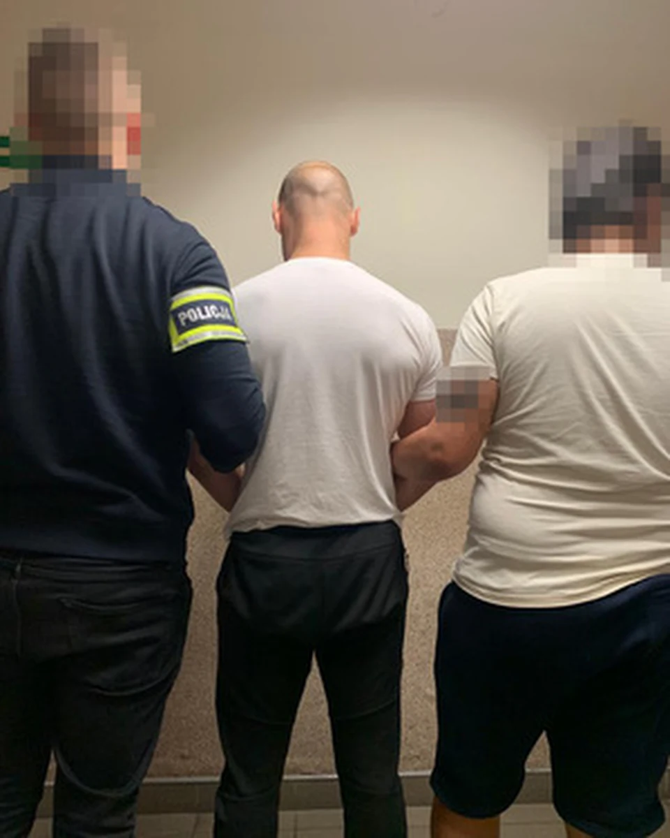 Czterej pseudokibice, sympatycy jednej z łódzkich drużyn piłkarskich, którzy wiosną na przystanku tramwajowym w Łodzi zaatakowali 15-latka zostali zatrzymani. Za rozbój grozi im nawet 12 lat więzienia.

