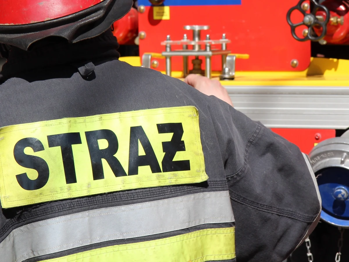 Nie żyje mężczyzna przygnieciony podczas katastrofy budowlanej w Falniowie w powiecie miechowskim w Małopolsce. Na prywatnej posesji zawalił się murowany budynek gospodarczy.