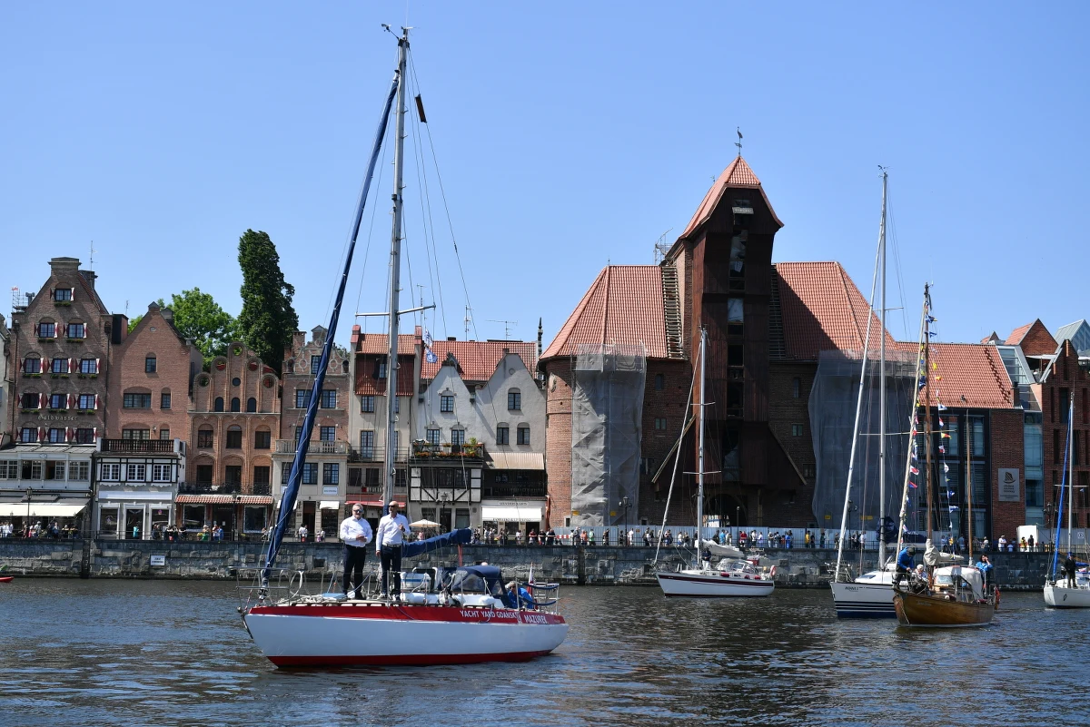 Po 45 latach jacht "Mazurek", którym Krystyna Chojnowska-Liskiewicz jako pierwsza kobieta na świecie samotnie opłynęła kulę ziemską, jest znowu w Gdańsku. Stał się eksponatem Narodowego Muzeum Morskiego.

