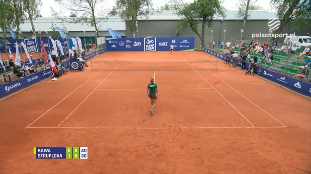 Skrót pojedynku Katarzyna Kawa - Julie Stuplova 2:0 (6:1, 6:0) z meczu 4. kolejki tenisowej LOTTO SuperLIGI BKT Advantage Bielsko-Biała - Osavi Tennis Team Kalisz.

