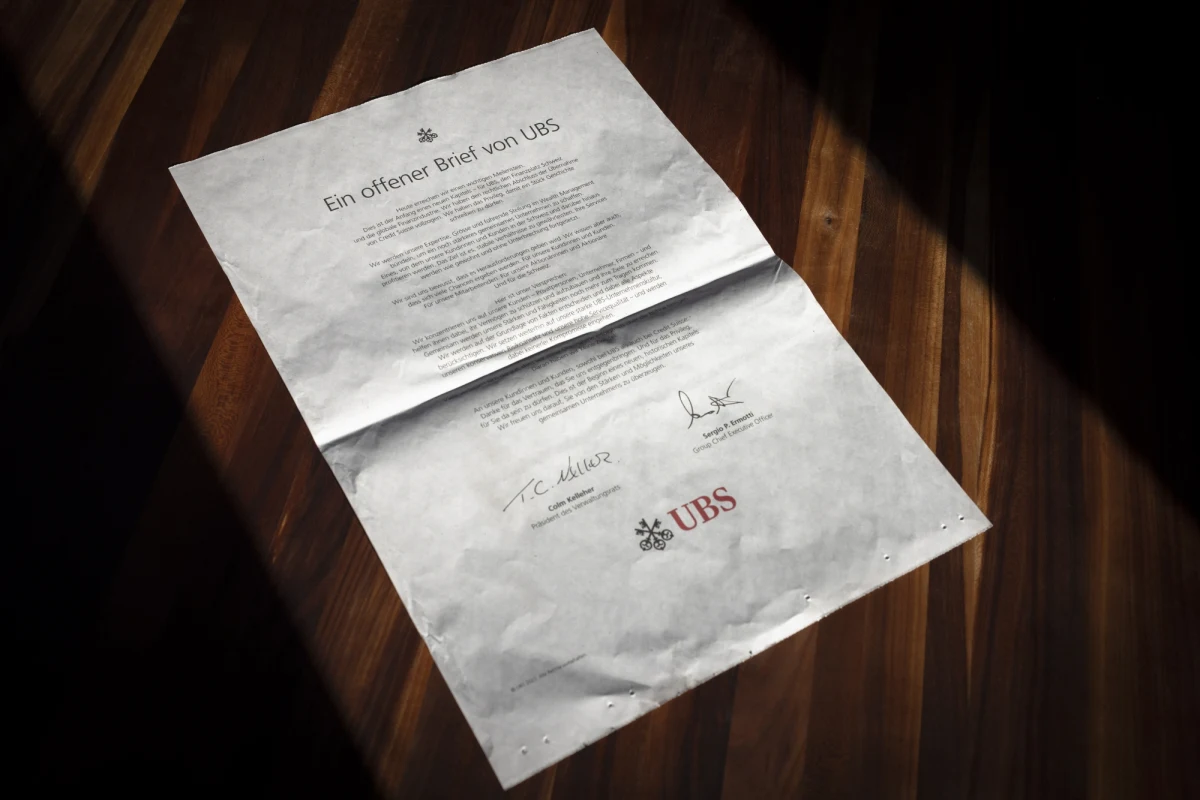 Szwajcarski bank UBS poinformował dziś, że ukończył awaryjne przejęcie swojego lokalnego rywala Credit Suisse, tworząc tym samym gigantyczny bank z bilansem 1,6 bln dolarów i większymi możliwościami zarządzania majątkiem.