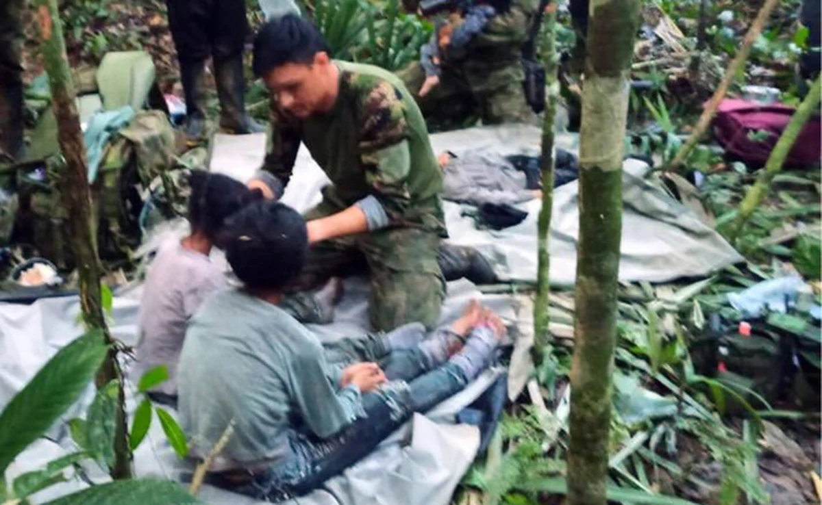 Zaledwie 13-letnia dziewczynka uratowała trójkę swojego rodzeństwa - w tym roczną siostrę - od pewnej śmierci. Kolumbijskie dzieci przeżyły katastrofę samolotu i przez 40 dni błąkały się po amazońskiej dżungli i - jak powiedział ich dziadek Narciso Mucutuy - zostały odnalezione przez ekipę ratowniczą w ostatniej chwili.