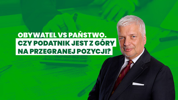 - W czasie dyskusji o Państwowej Komisji do spraw badania wpływów rosyjskich padło pod adresem sądów administracyjnych kilka ciepłych słów. Ja ciepłych słów nie mam i zaraz opowiem dlaczego – mówi Robert Gwiazdowski w najnowszym odcinku podcastu video „Gwiazdowski mówi Interii”. - Problem jest taki, że w sądach administracyjnych obywatel-podatnik to ma mniej więcej takie same szanse jak wół w rzeźni (…) Moim ulubionym przykładem jest sprzedaż mieszkania. To się zdarza bardzo często zwykłym obywatelom. A przepisy dotyczące sprzedaży mieszkania powodują koszmarne wątpliwości i koszmarne rozstrzygnięcia sądów administracyjnych – dodaje. 