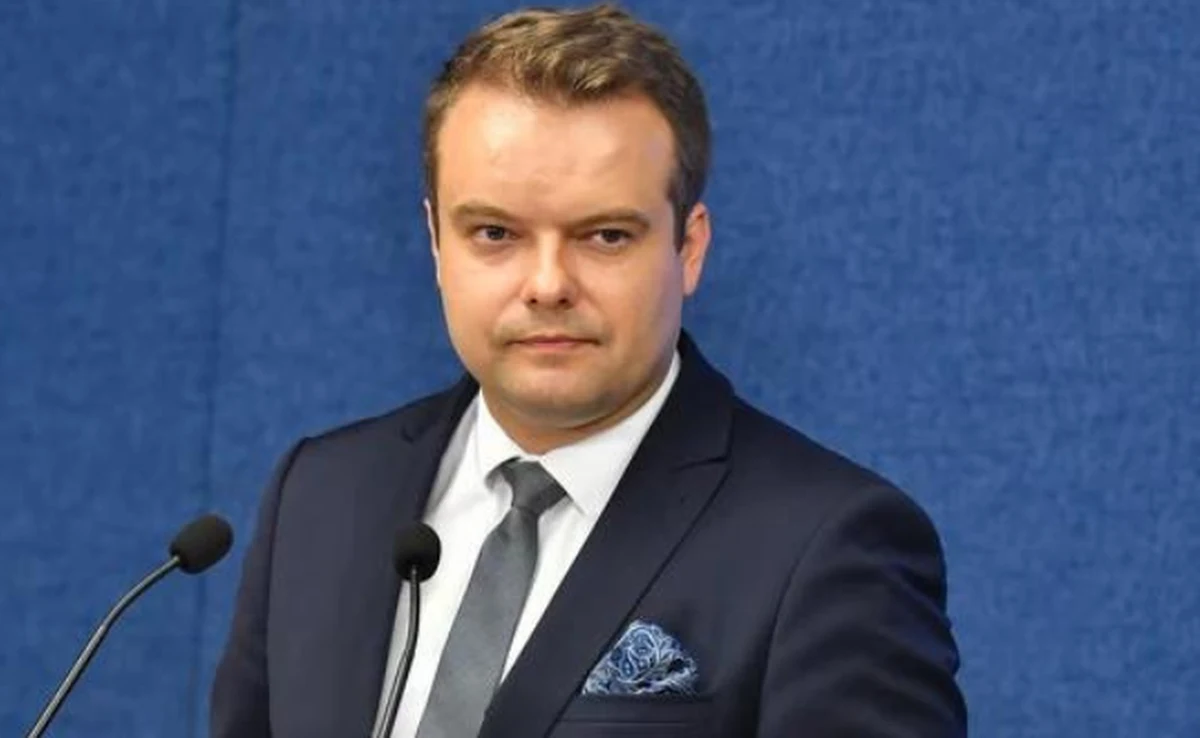 Sejm na rozpoczynającym się dziś posiedzeniu nie wybierze członków komisji do badania rosyjskich wpływów. Prawo i Sprawiedliwość wstrzymuje powoływanie zespołu do czasu rozpatrzenia prezydenckiej nowelizacji tak zwanej ustawy "lex Tusk", regulującej działania komisji. 