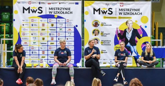 To będzie niezwykła przygoda dla uczennic ze Żnina i okolic w Kujawsko-Pomorskiem! Cztery wielkie mistrzynie sportu, z jedyną polską mistrzynią olimpijską w pływaniu Otylią Jędrzejczak na czele, przyjadą w czwartek 15 czerwca do Żnina, by wziąć udział w specjalnej lekcji wychowania fizycznego w ramach akcji „Mistrzynie w Szkołach”. 