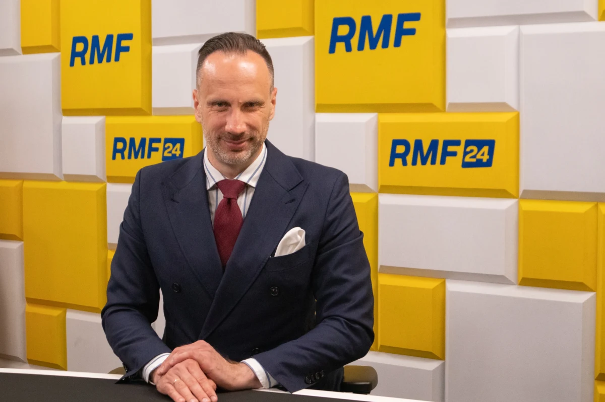 "Ufam, że ta komisja do spraw badania rosyjskich wpływów powstanie jak najszybciej. Polacy chcą deputinizacji, Polacy chcą eliminacji rosyjskich wpływów w pełni transparentnie" – mówił w Rozmowie w południe w RMF FM Janusz Kowalski. Polityk Suwerennej Polski w ten sposób odpowiedział na pytanie, dlaczego rządzący odkładają powołanie komisji. Przyznał także, że nie lubi Donalda Tuska. "Janusz Kowalski nie lubi Donalda Tuska. Janusz Kowalski walczy o polską mniejszość w Niemczech i chce polsko-niemieckiej symetrii. Janusz Kowalski walczy o tanią energię i ciepło. Taki po prostu jestem. I nie lubię eurokratów. Tak, chcę ich po prostu wyrzucić, zdeputinizować" - mówił.