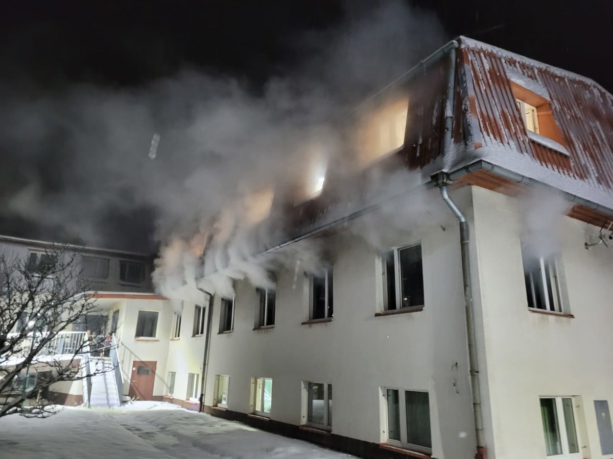 Koniec śledztwa w sprawie grudniowego pożaru w Domu Pomocy Społecznej w Lublińcu. Akt oskarżenia trafił do sądu. Prokuratura ustaliła, że sprawcą pożaru był jeden z pensjonariuszy. 