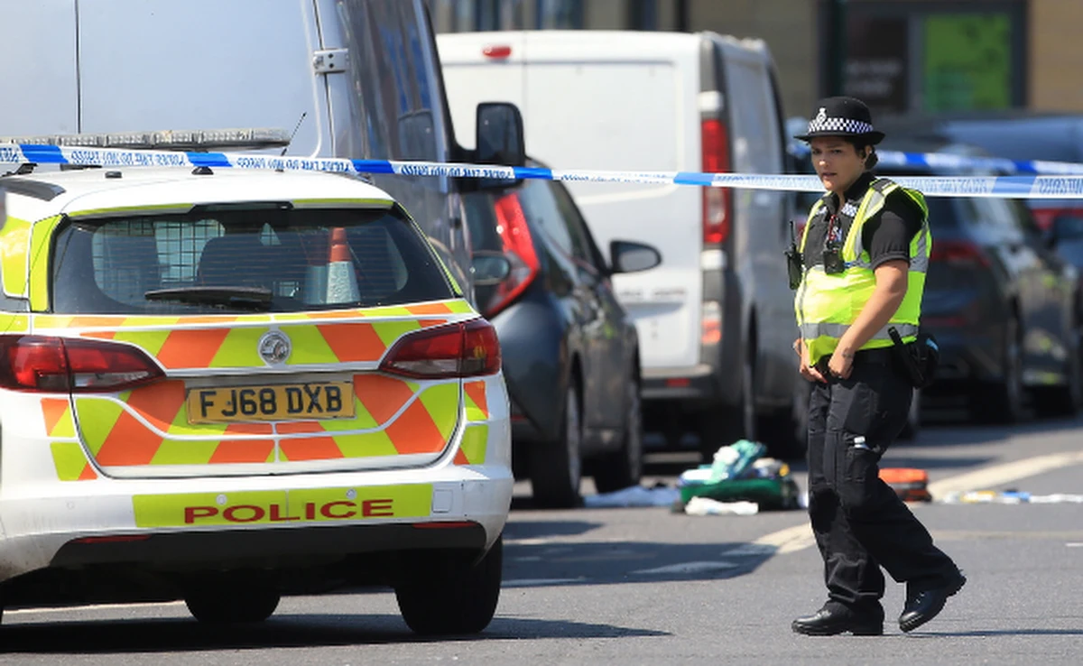 31-letni mężczyzna został zatrzymany w związku z dramatycznymi wydarzeniami w brytyjskim Nottingham. Na ulicach znaleziono tam ciała trzech osób. Doszło też do próby staranowania przechodniów przez kierowcę furgonetki. 