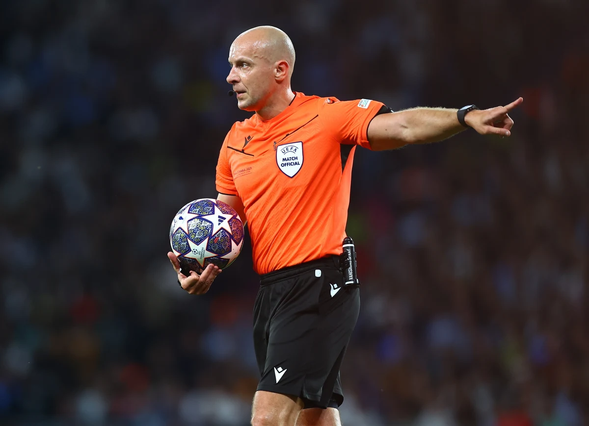 Od Ligi Mistrzów do IV ligi! Cztery dni po finale piłkarskiej Ligi Mistrzów Szymon Marciniak posędziuje mecz czwartoligowych rozgrywek. 42-letni arbiter w środę wróci do Bełchatowa, w którym 14 lat temu zadebiutował w ekstraklasie.