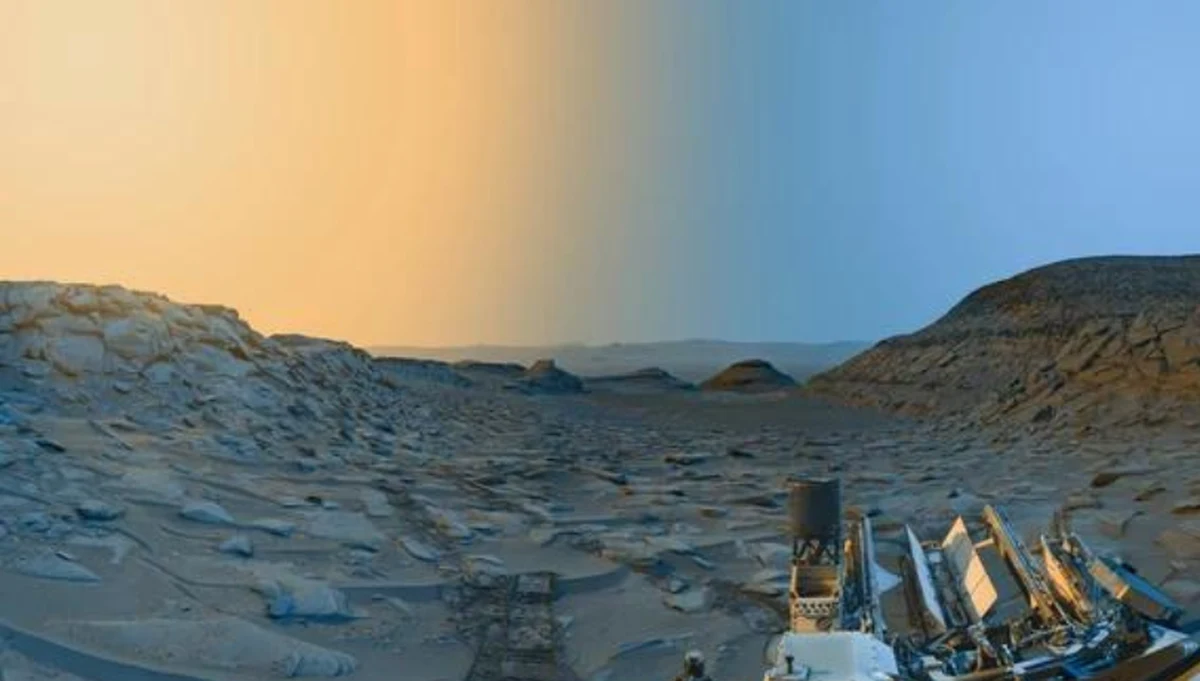 Amerykańska agencja kosmiczna zaprezentowała zdjęcia uzyskane przez marsjański łazik Curiosity, które przedstawiają różnicę w warunkach oświetlenia o poranku i po południu.