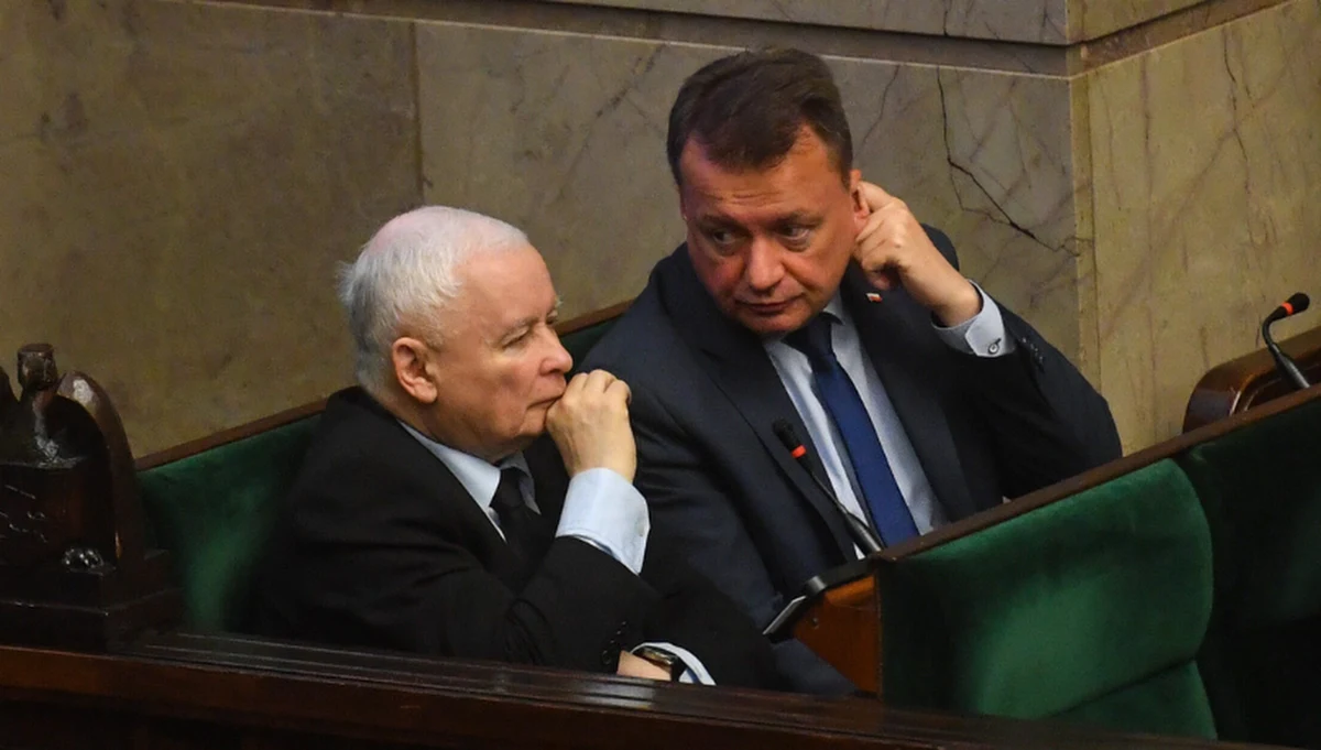 „Chodzi o to, żeby wzmocnić pozycję premiera i żeby zakończyć taki etap wymyślania i wprowadzania w pośpiechu rozmaitych ustaw jeszcze przed wyborami” - tak szef klubu PiS, wicemarszałek Sejmu Ryszard Terlecki tłumaczył przyczyny ewentualnego powrotu prezesa PiS Jarosława Kaczyńskiego do rządu. Informację o tym, że prezes PiS ma wrócić do rządu, jako pierwszy opublikował portal gazeta.pl.