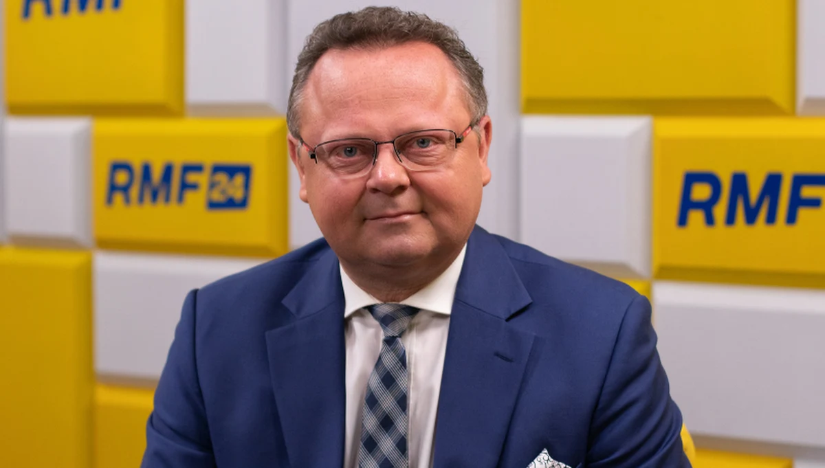 "Mogę powiedzieć we własnym imieniu, ale chyba też i klubu, że nie będziemy brać udziału w zapasach w błocie" - powiedział w Porannej rozmowie w RMF FM Andrzej Szejna, odnosząc się do wejścia posłów Lewicy w skład komisji ds. badania wpływów rosyjskich w Polsce. Wiceprzewodniczący Nowej Lewicy projekt partii rządzącej nazwał "polowaniem z nagonką na opozycję".