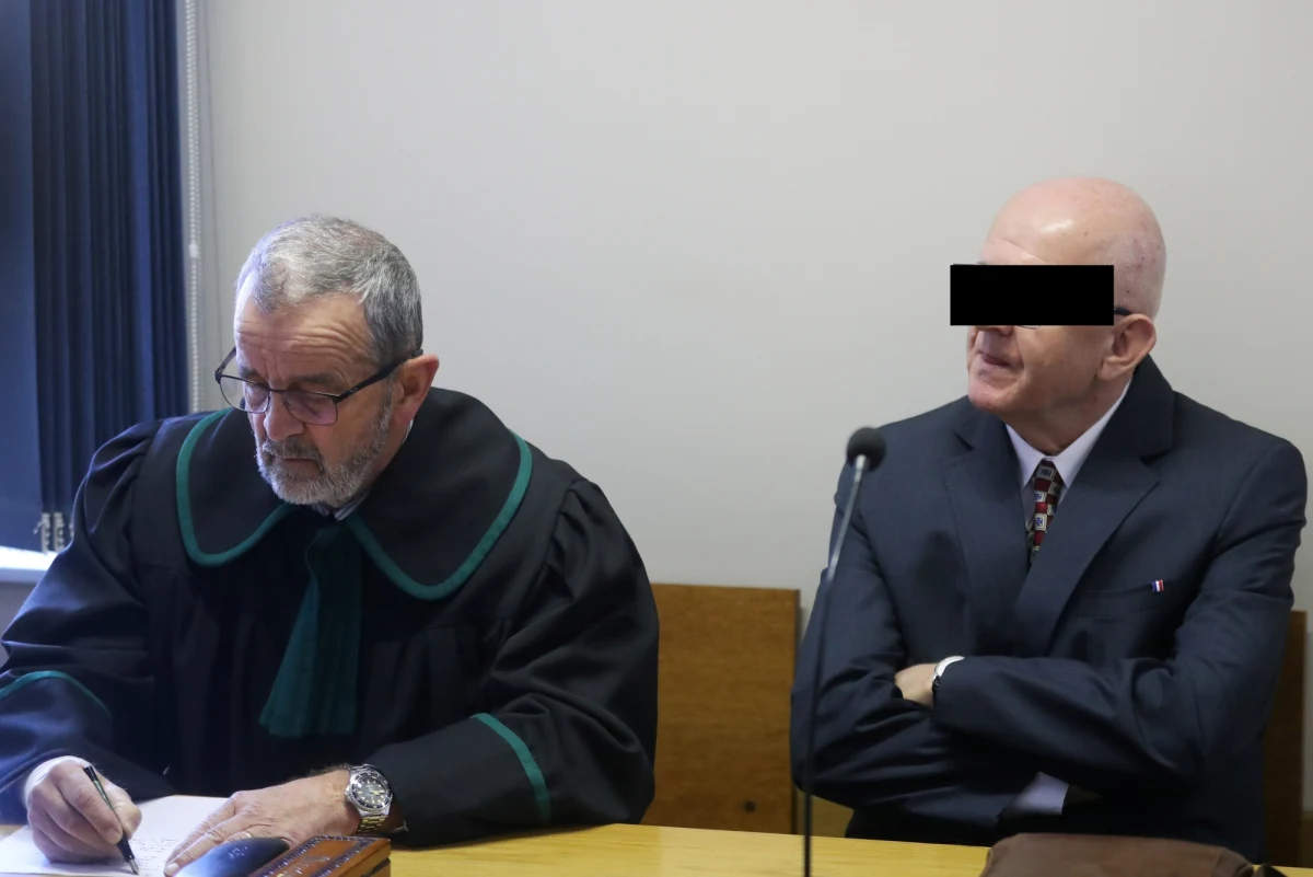 Sąd Okręgowy w Nowym Sączu w procesie odwoławczym utrzymał w mocy wyrok dla egzaminatora prawa jazdy. Podczas prowadzonego przez niego egzaminu na przejeździe kolejowym w Szaflarach zginęła 18-letnia kursantka. Sąd pierwszej instancji skazał mężczyznę na 1,5 roku więzienia.