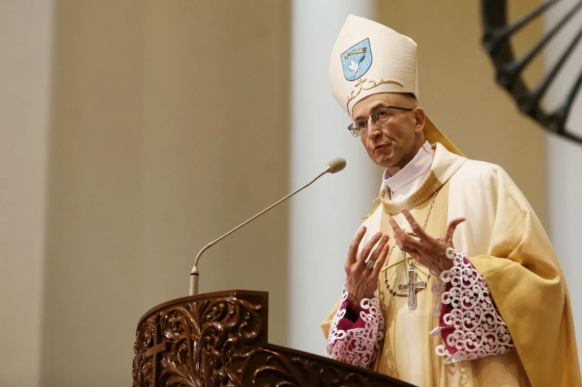 Ingres nowego metropolity katowickiego abp. Adriana Galbasa do archikatedry Chrystusa Króla odbędzie się w sobotę o godz. 11. – zapowiedziała w środę katowicka kuria. Dotychczasowy metropolita abp Wiktor Skworc odszedł na emeryturę po ukończeniu 75 lat.