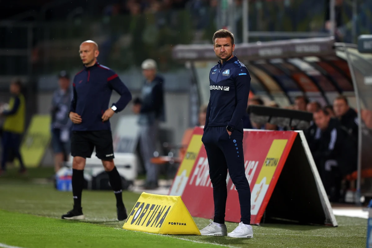 Daniel Myśliwiec nie jest już trenerem piłkarzy Stali Rzeszów, szóstej drużyny minionego sezonu 1. ligi. Jak poinformował podkarpacki klub, kontrakt ze szkoleniowcem został rozwiązany za porozumieniem stron.