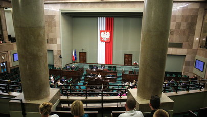Sejm przyjął uchwałę ws. przyjmowania migrantów
