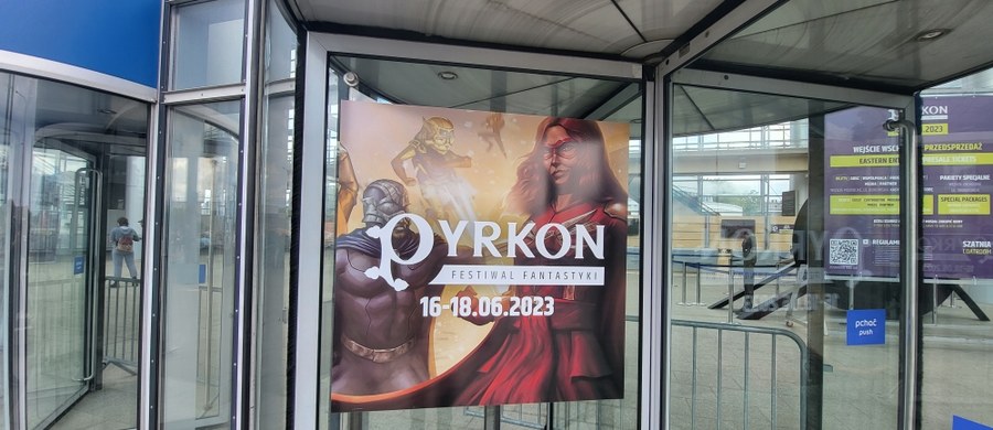 Przed nami weekend pełen fantastyki! W Poznaniu już dziś wystartuje kolejna edycja jednego z największych festiwali fantastyki w Europie - Pyrkon. Teren Międzynarodowych Targów Poznańskich zostanie opanowany przez fanów gier, planszówek, książek i wszystkiego, co kojarzy się z innymi światami. 